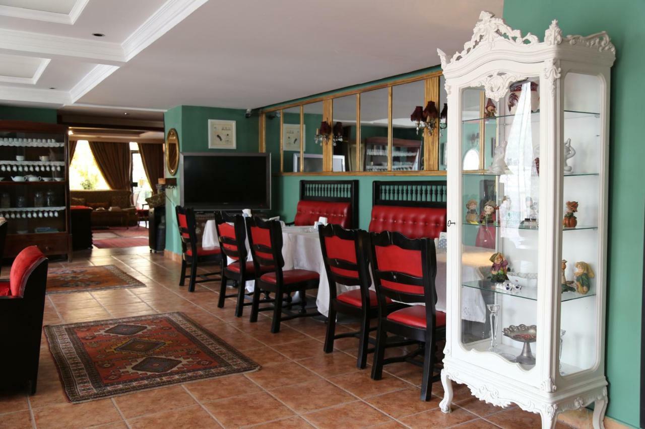 Gondola Hotel & Suites Аман Екстериор снимка
