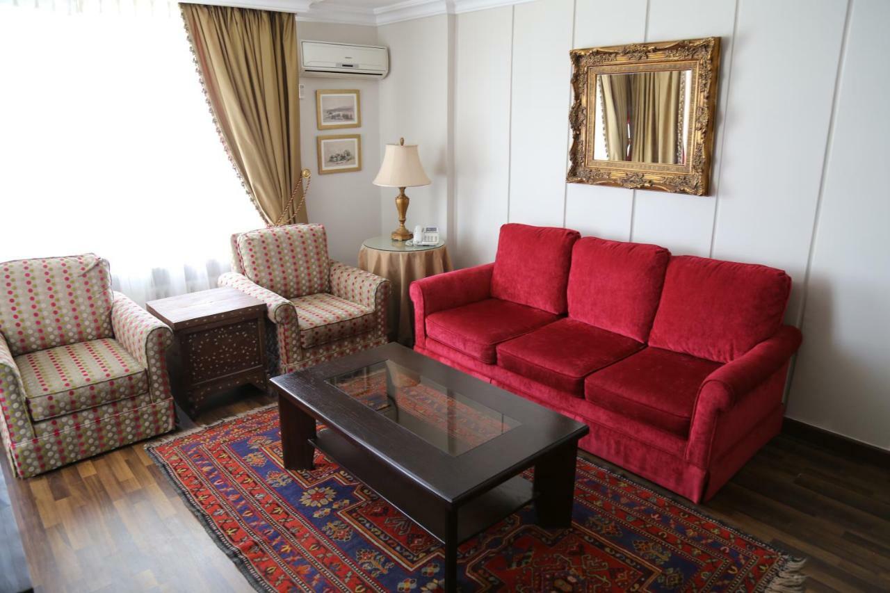 Gondola Hotel & Suites Аман Екстериор снимка